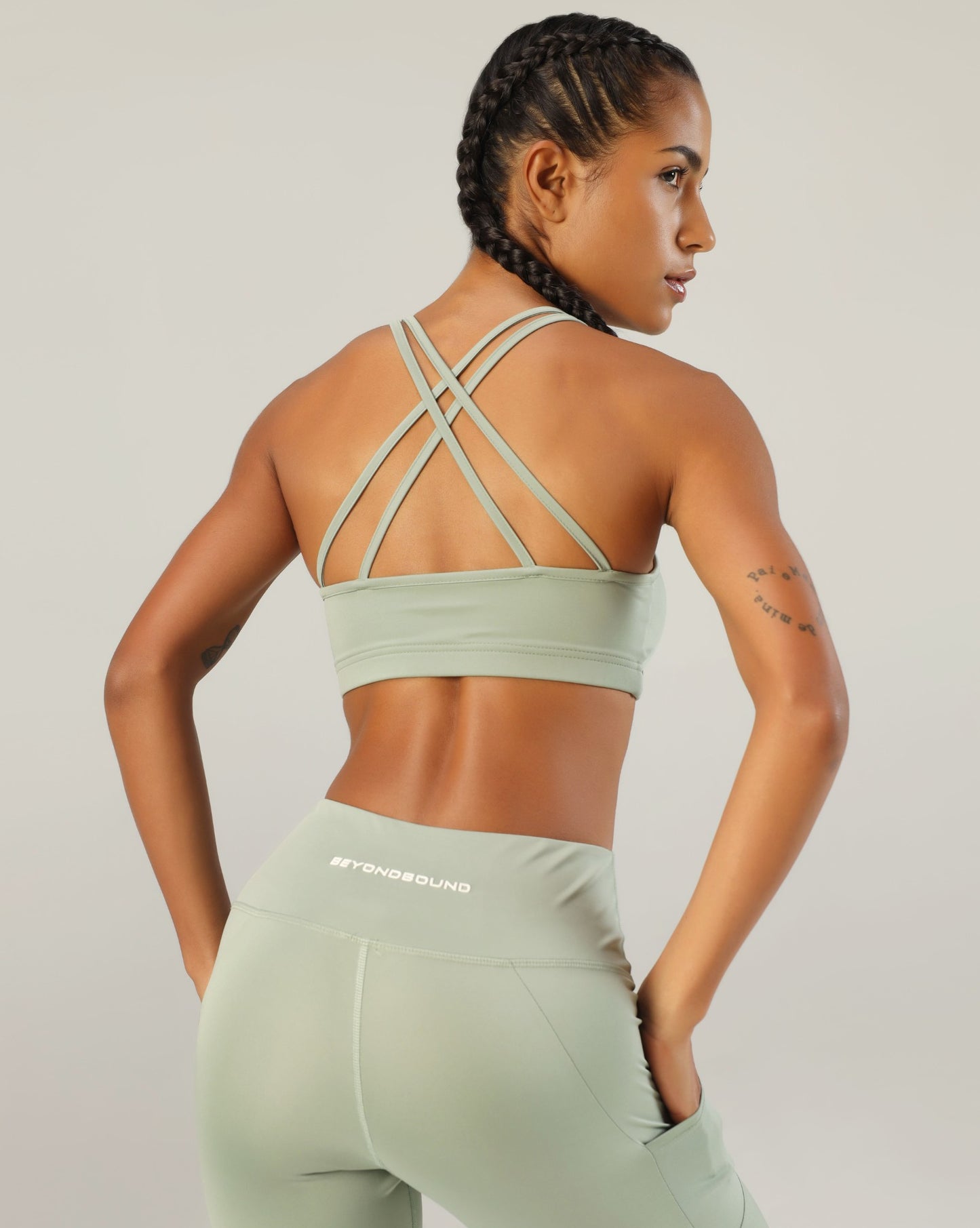 Go-To Crossover Sports Bra - Pista