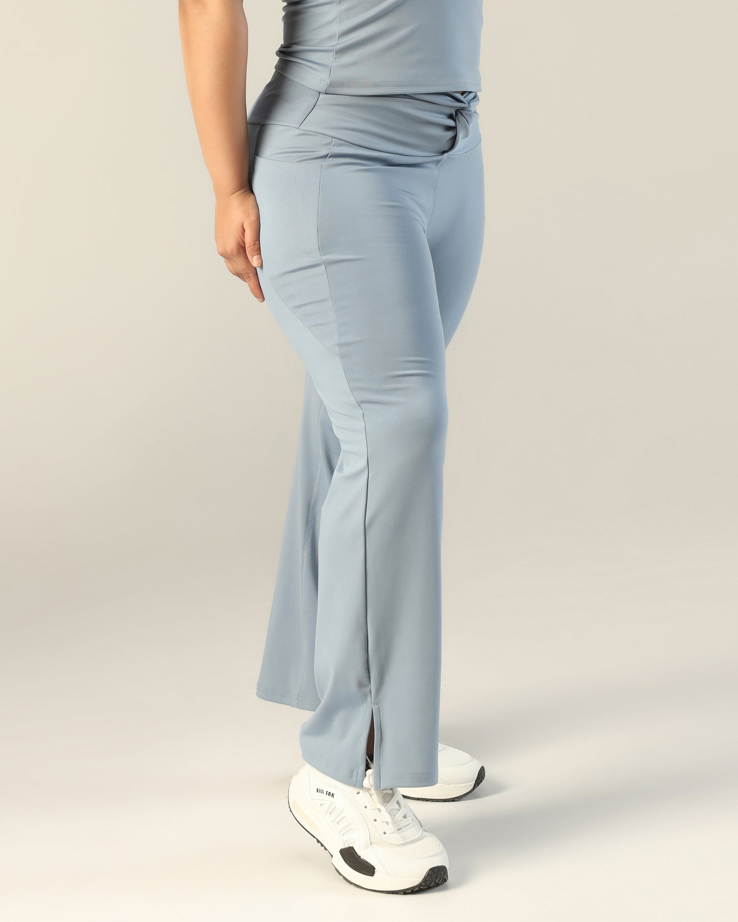FlowTwist Leggings - Sky Blue