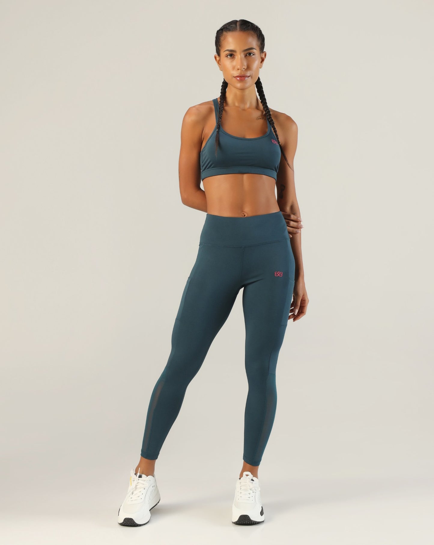 Go-To Crossover Sports Bra - Airforce blue
