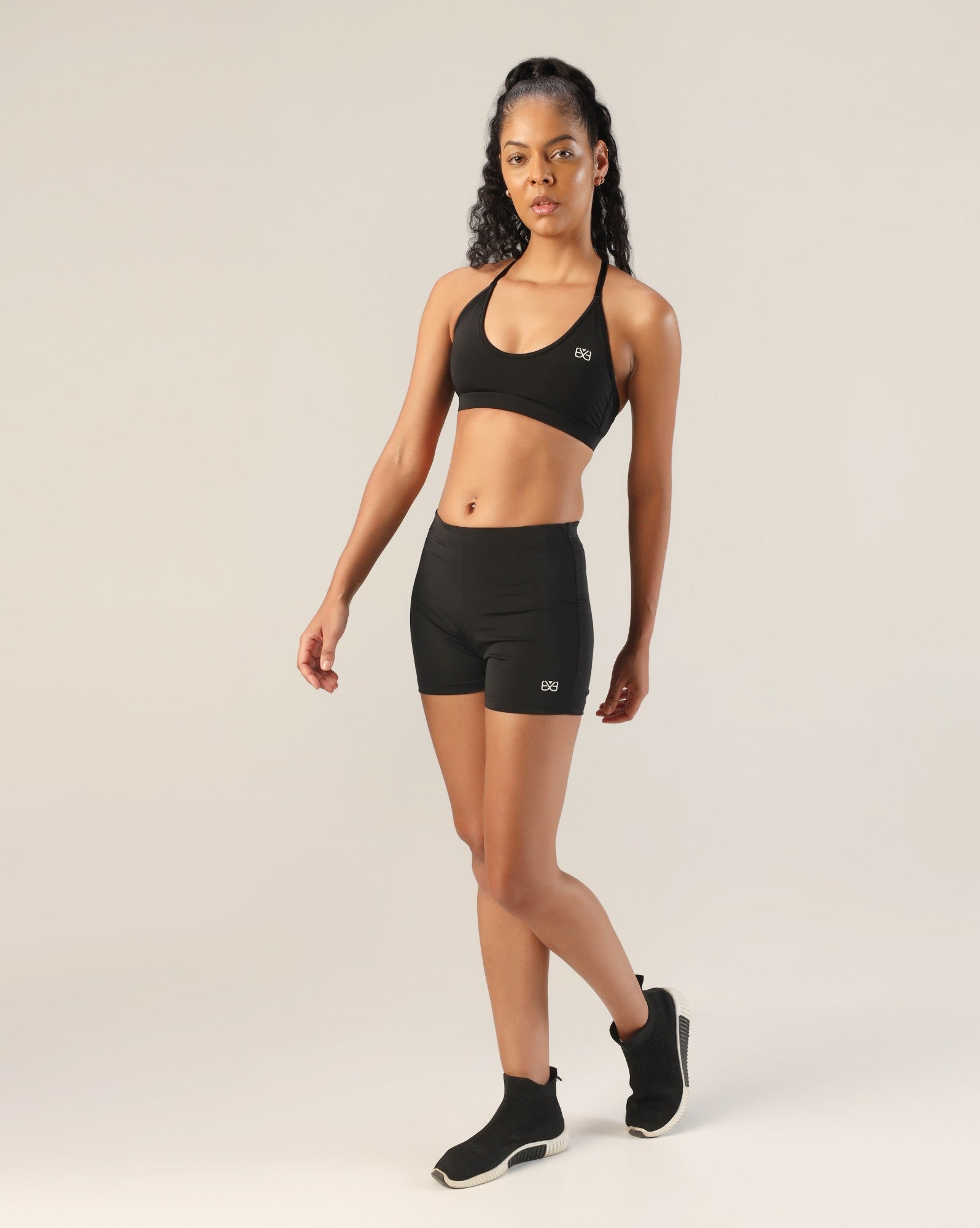 Timeless V-Neck Bralette - Black