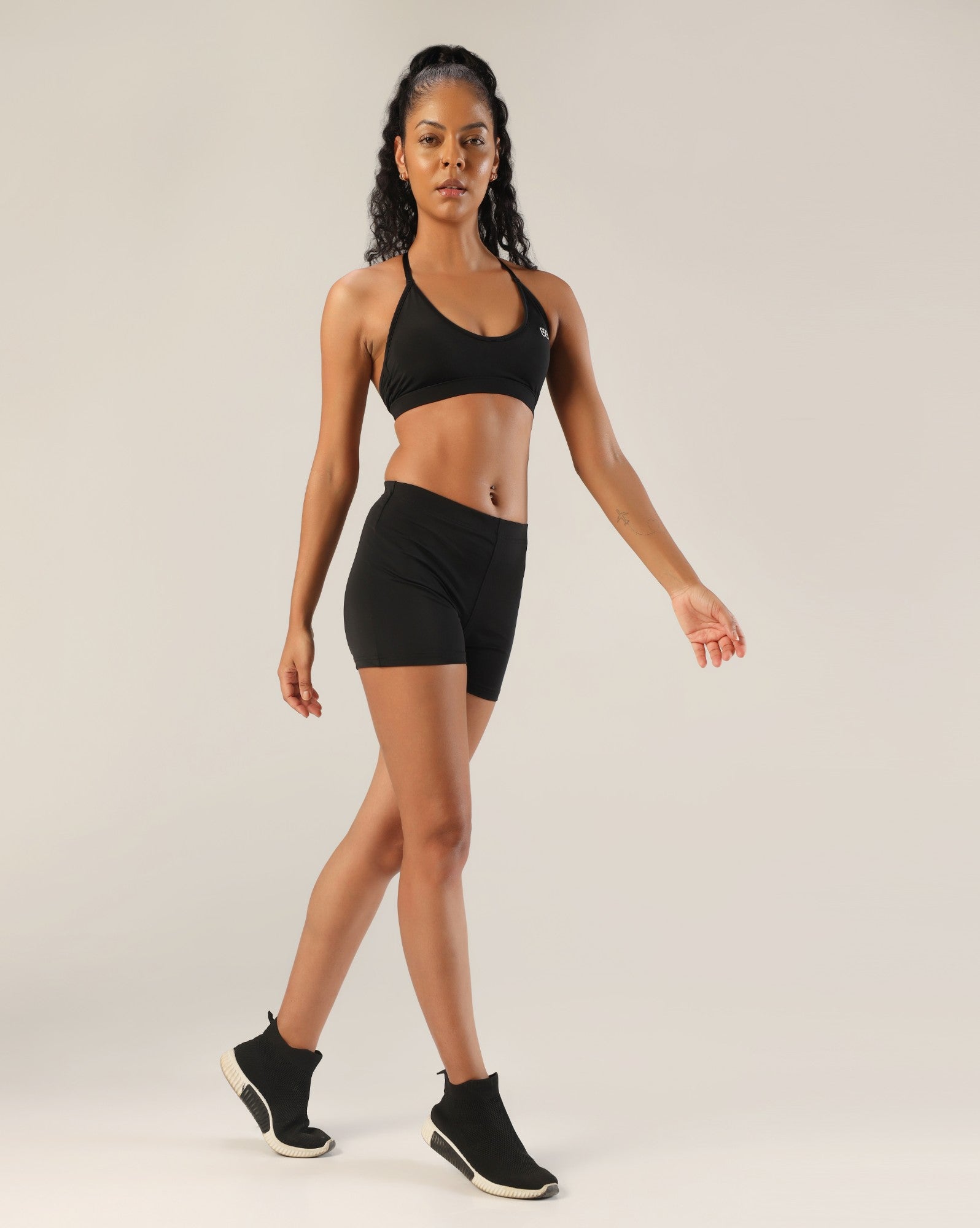 Timeless V-Neck Bralette - Black