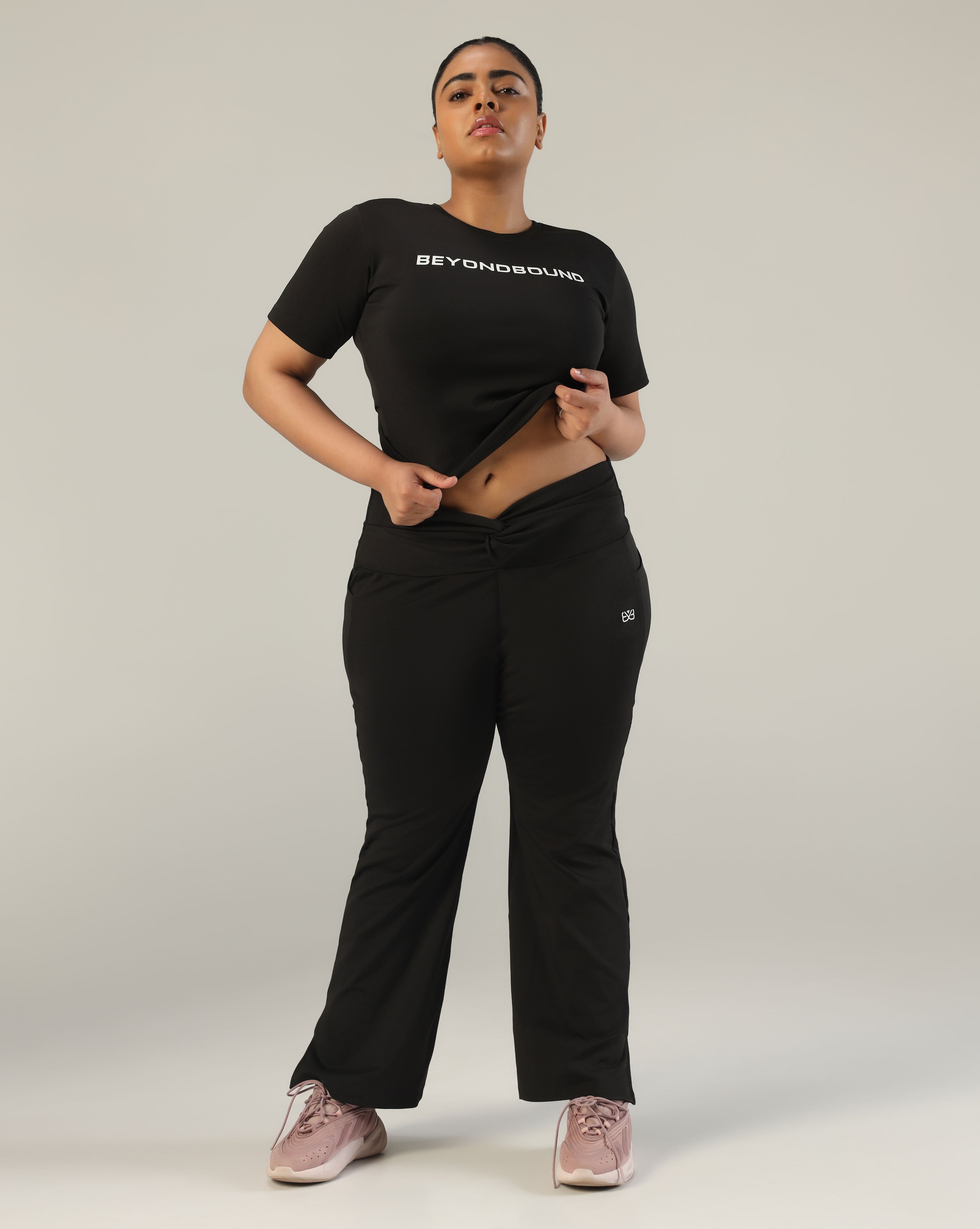 FlowTwist Leggings - Black