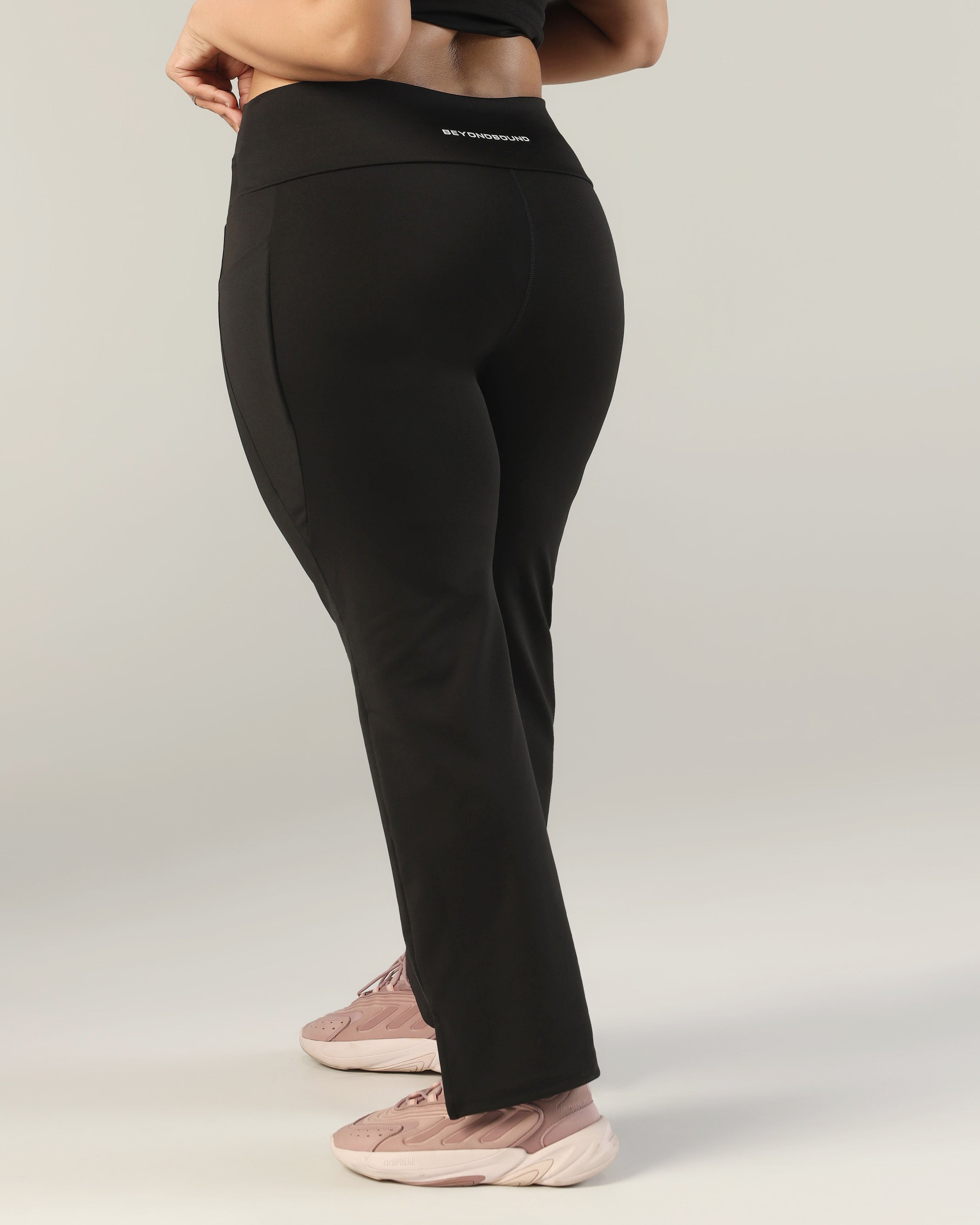 FlowTwist Leggings - Black