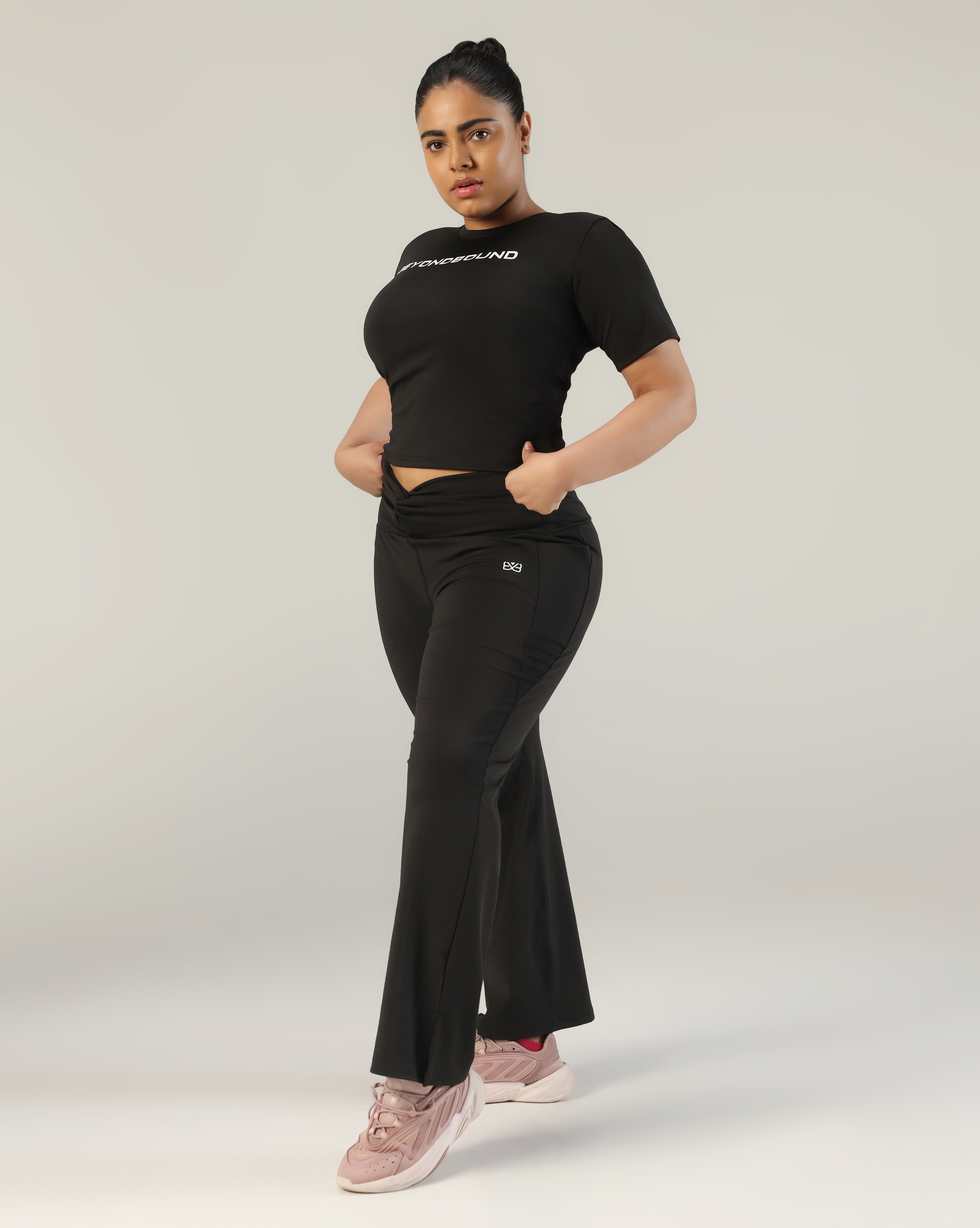 FlowTwist Leggings - Black