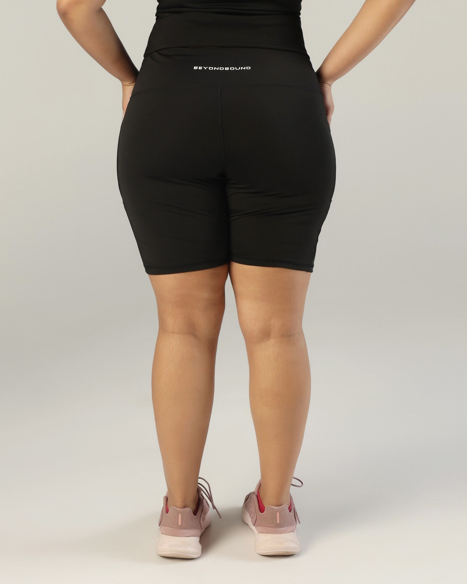 Stride Shorts - Black