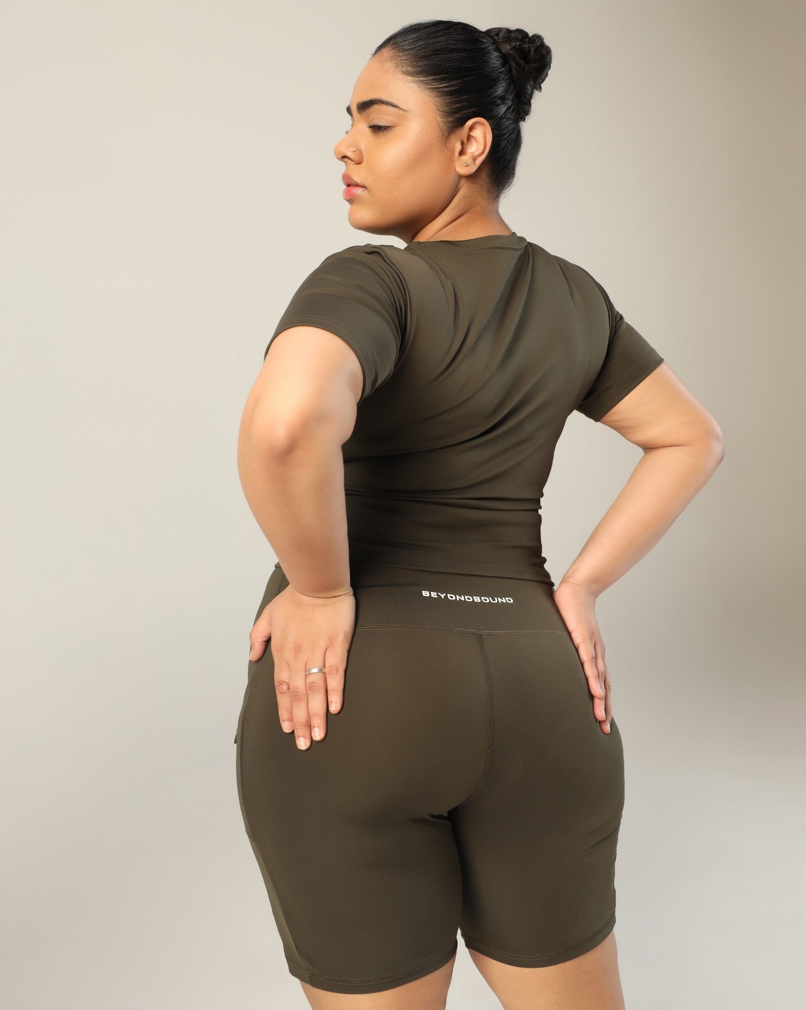 Stride Shorts - Mehendi