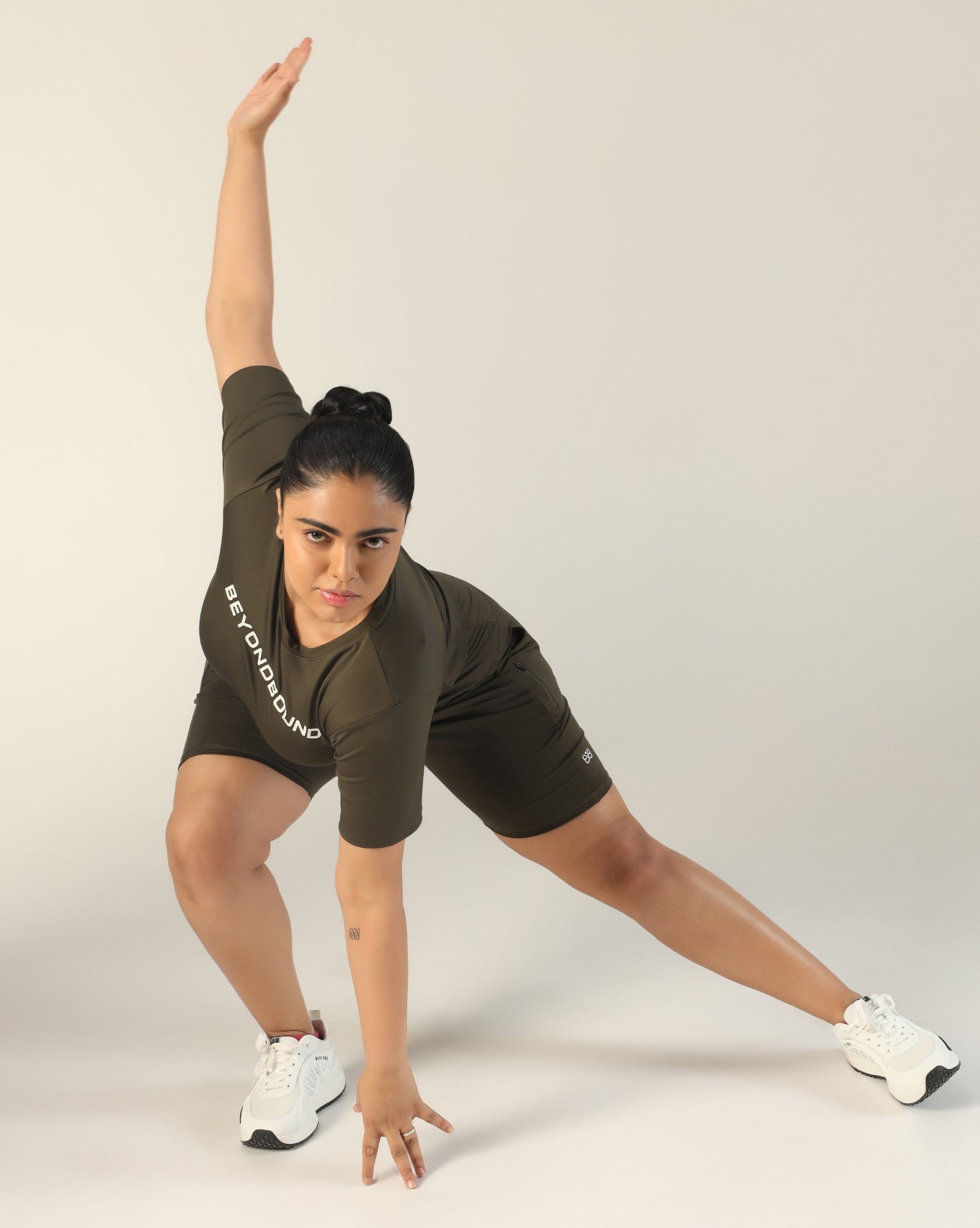 Stride Shorts - Mehendi