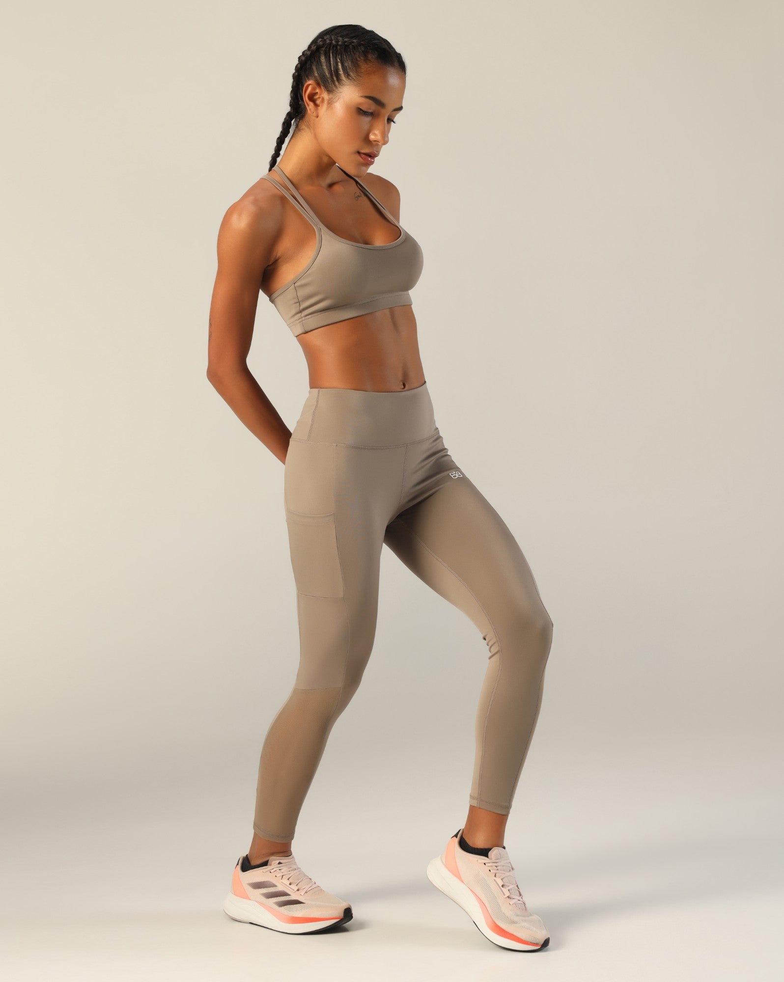 Go-To Crossover Sports Bra - Beige