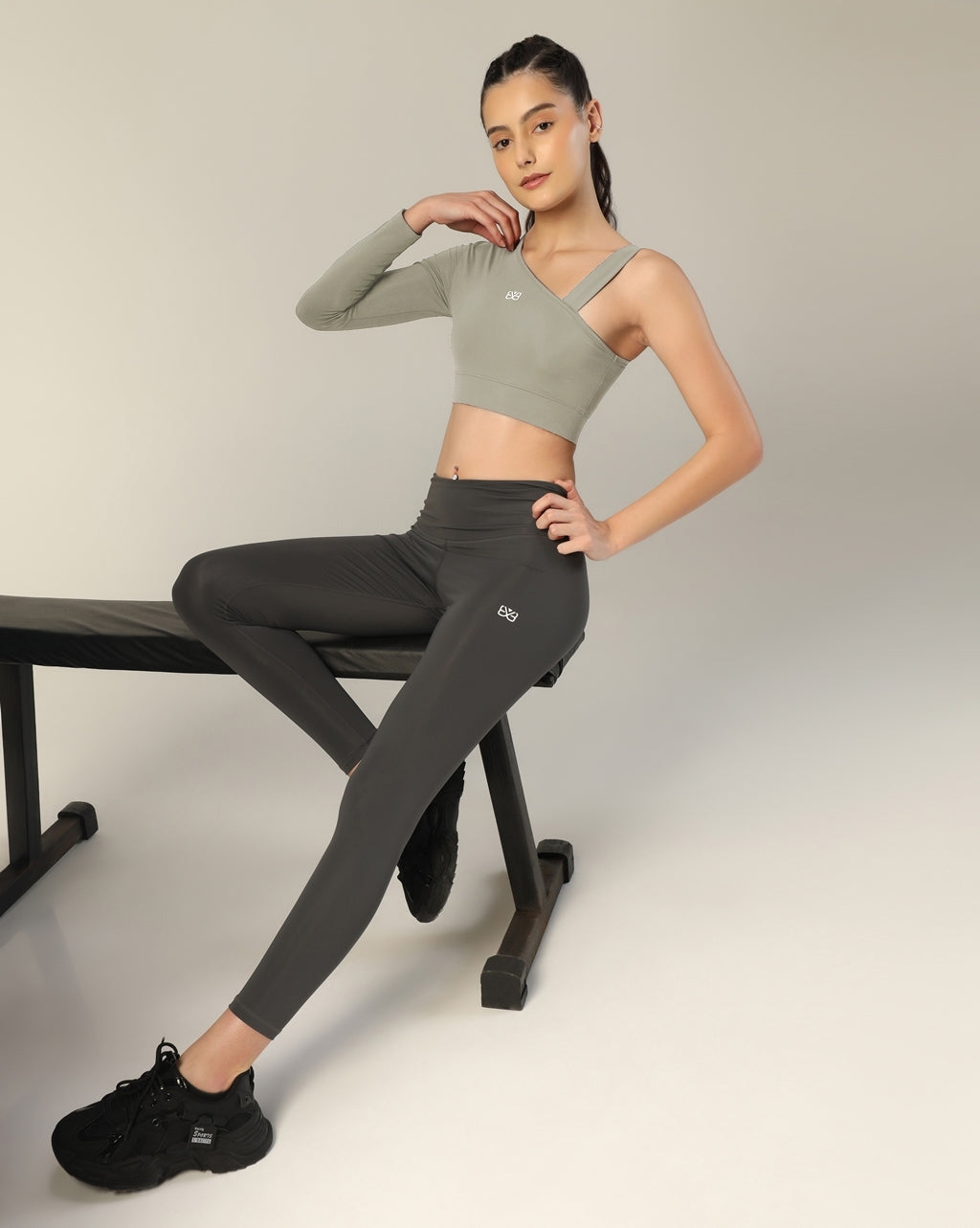 Asymmetric Crop top - Pista