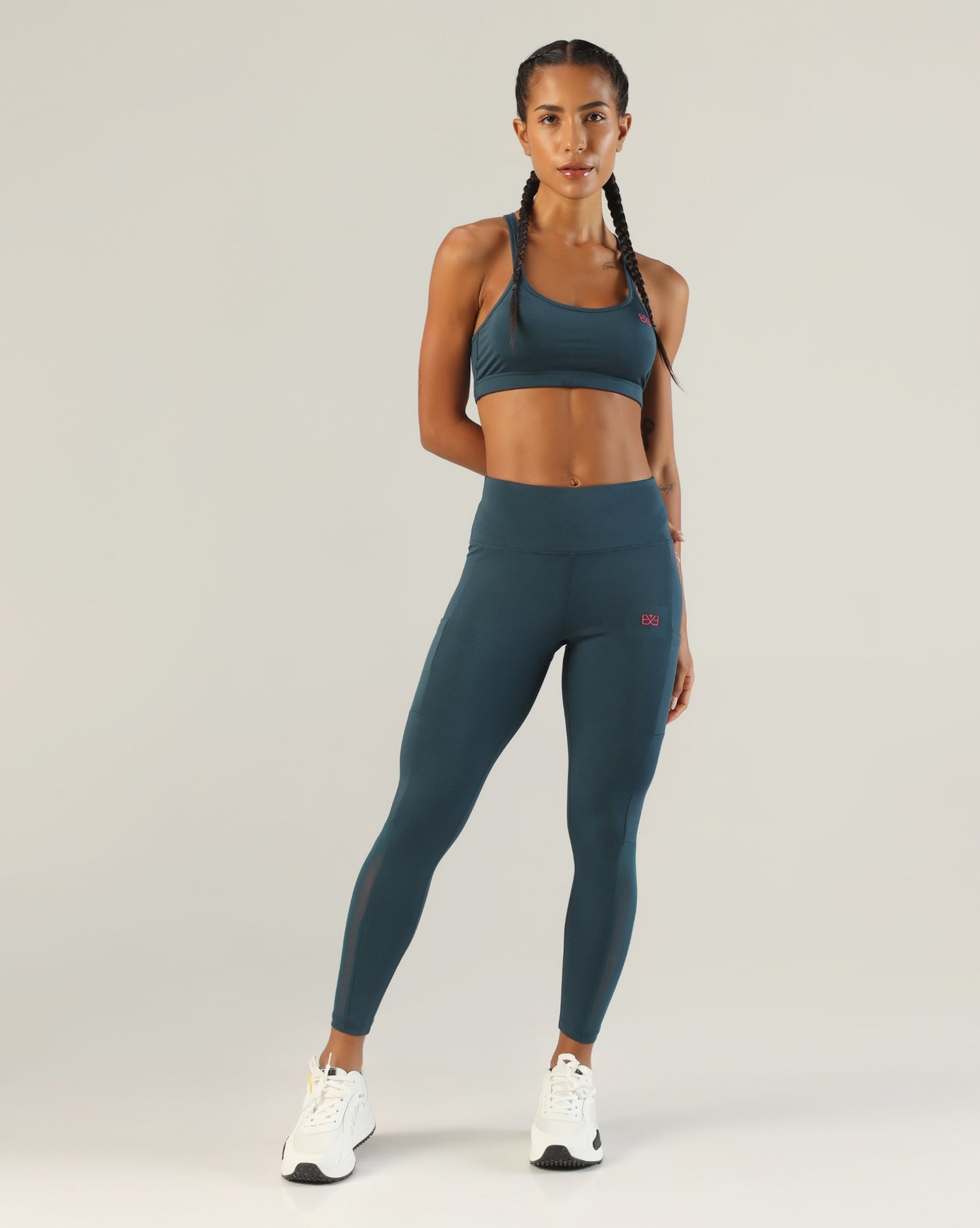 Go-To Crossover Sports Bra - Airforce blue