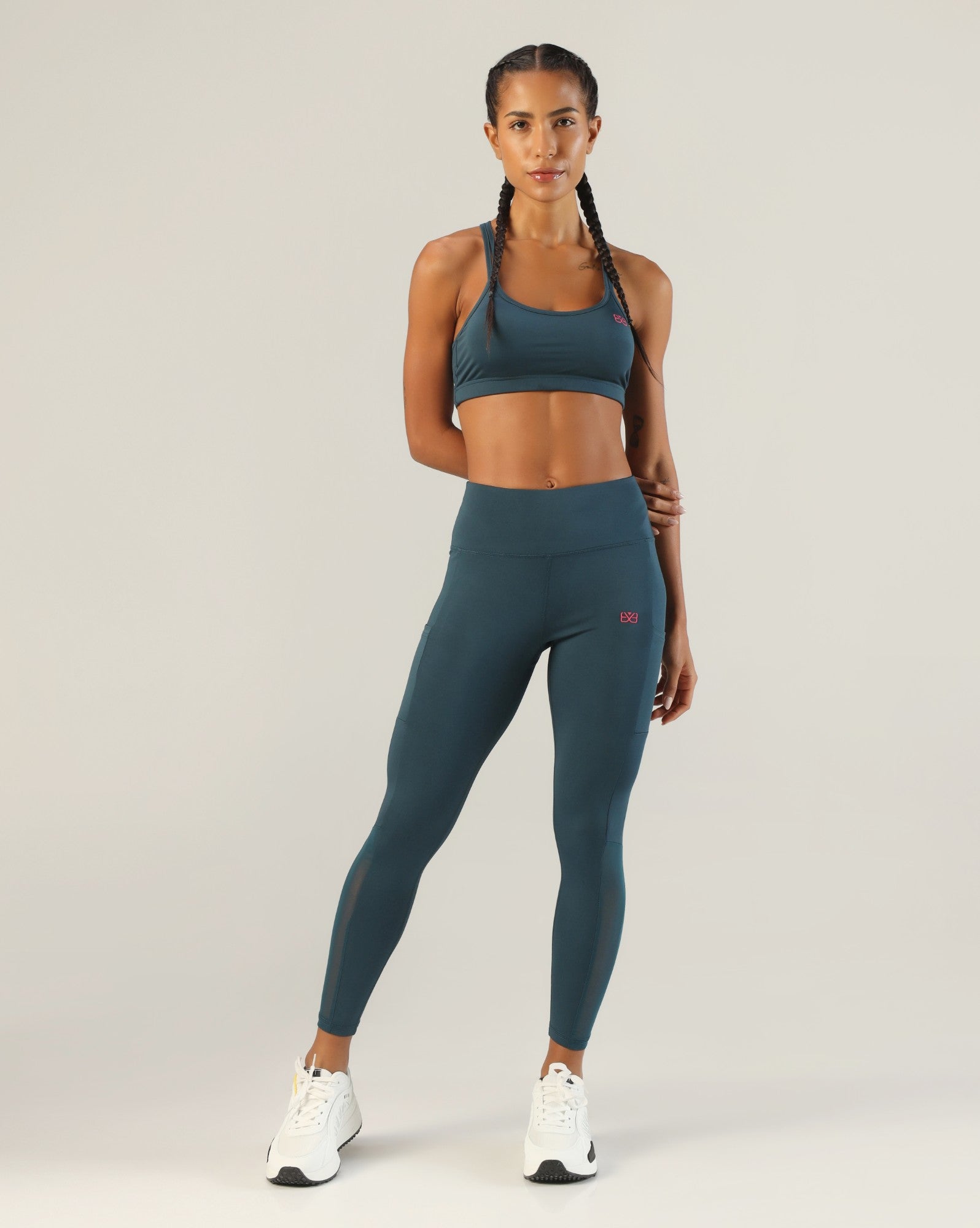 Go-To Crossover Sports Bra - Airforce blue