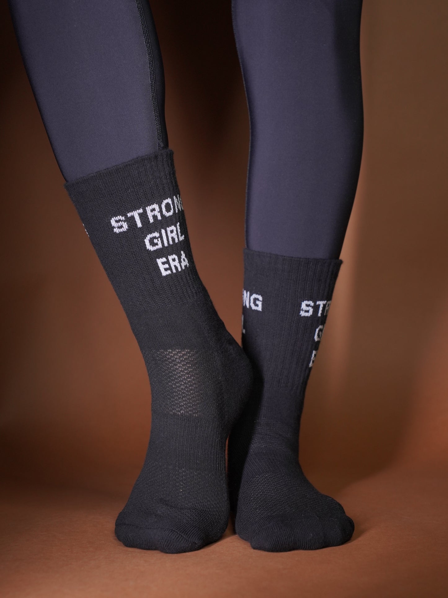 Bundle of 2 - Strong Girl Era – Black + White