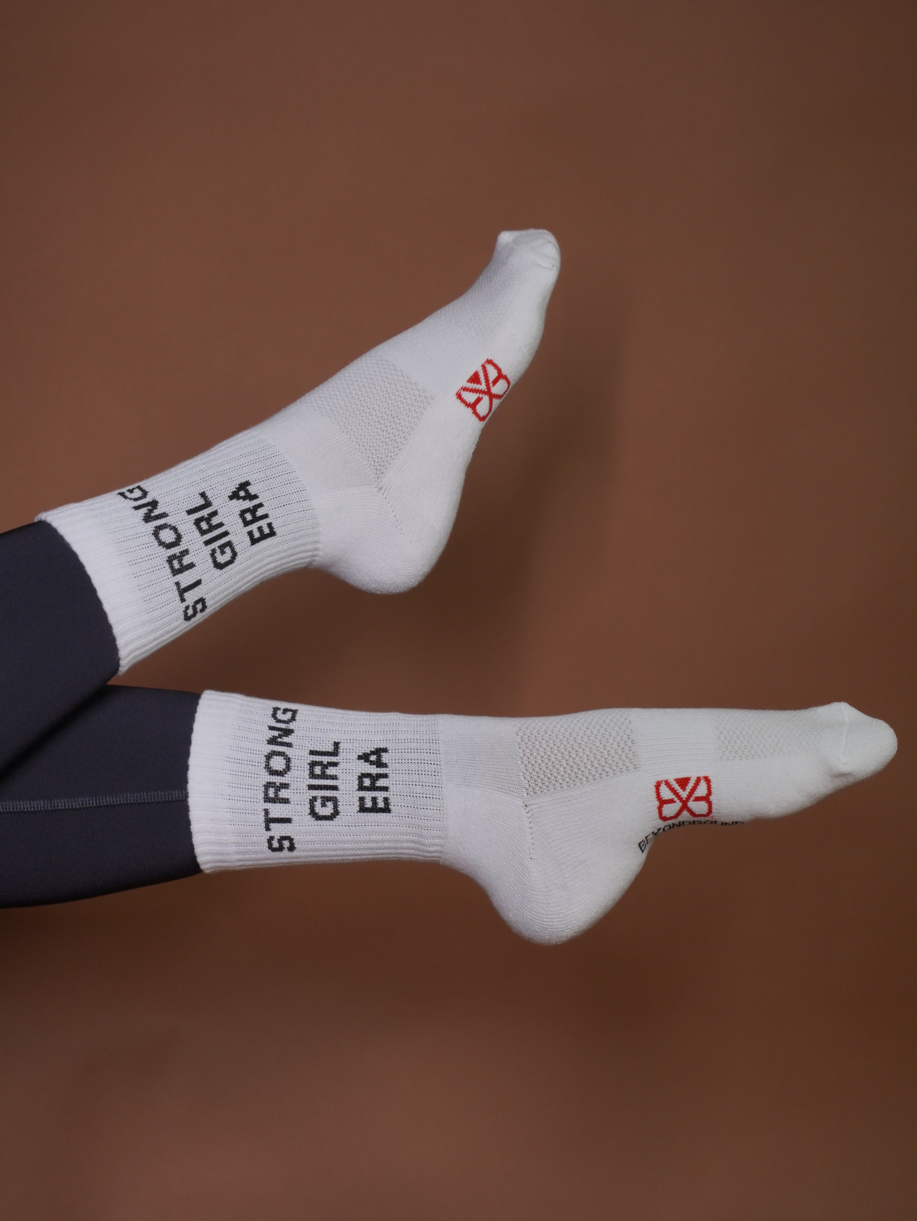 Strong Girl Era – White